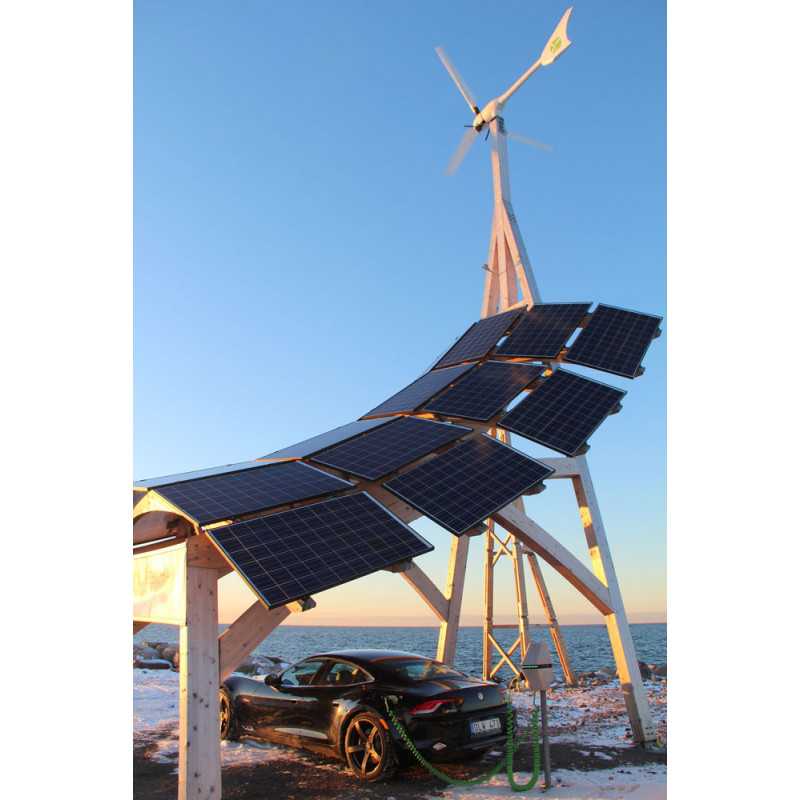 Giraffe 2.0 innoVentum Hybrid Wind and Solar Power Plant