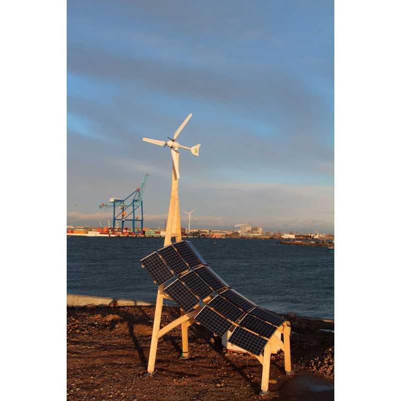 Giraffe 2.0 innoVentum Hybrid Wind and Solar Power Plant