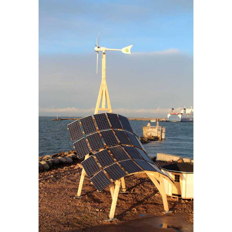 Giraffe 2.0 innoVentum Hybrid Wind and Solar Power Plant