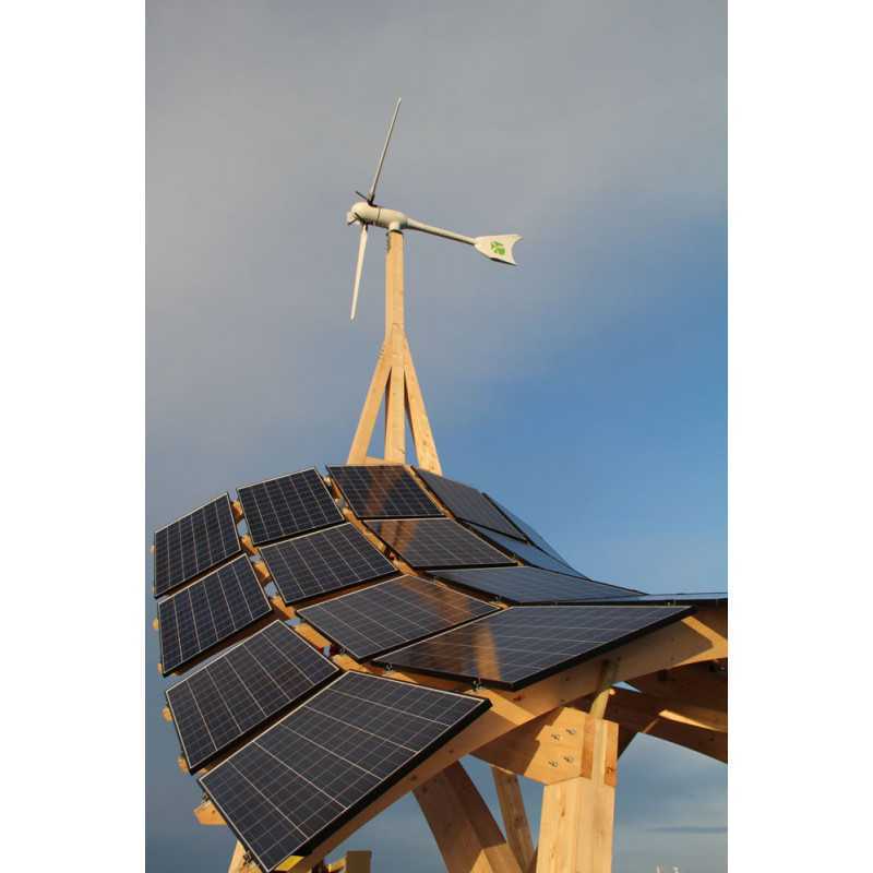 Giraffe 2.0 innoVentum Hybrid Wind and Solar Power Plant