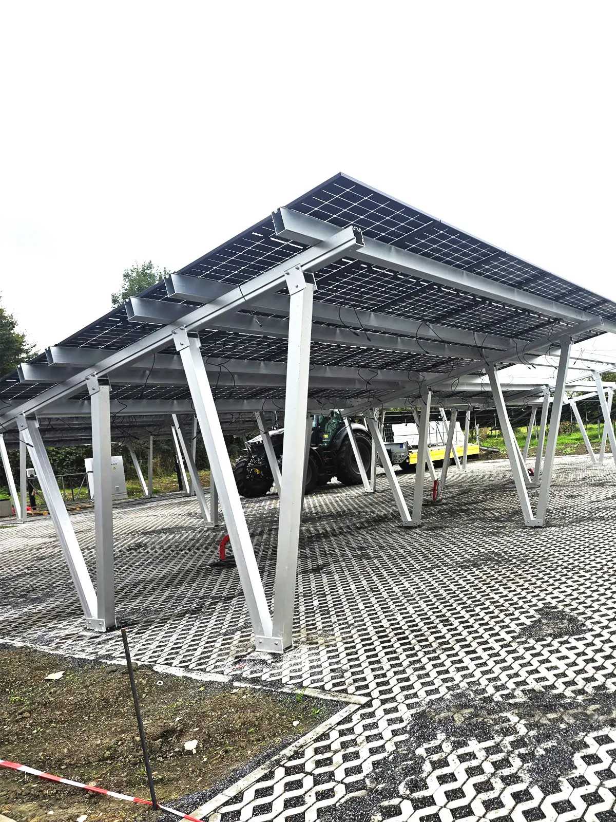 Aluminium fotovoltaïsche carport met 15 panelen