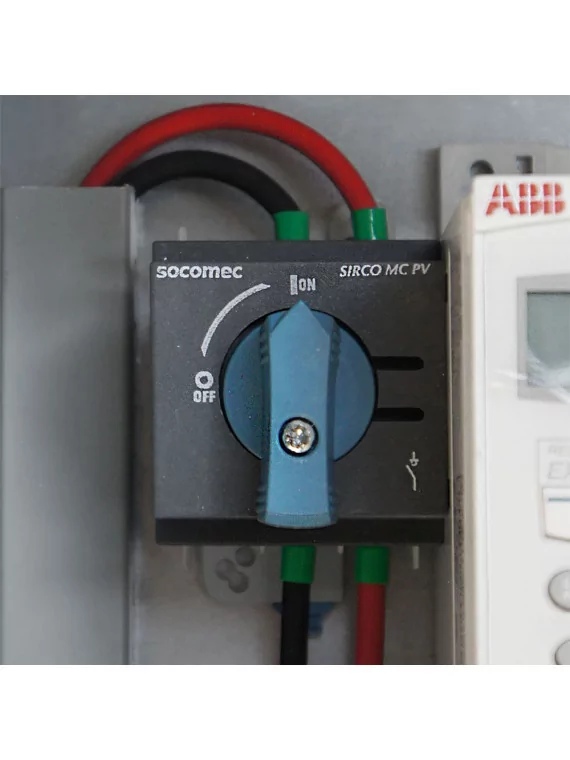 Transformation and security box for solar pumping 3x400V