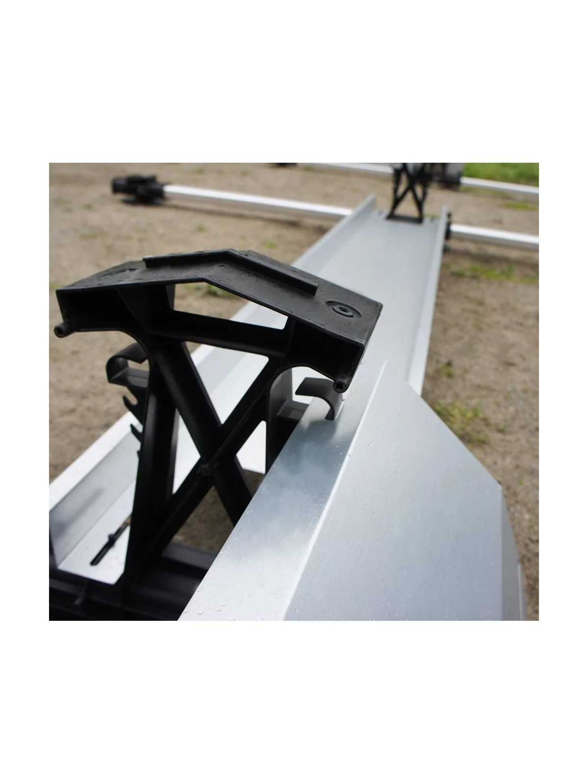 Back wind deflector for FlatFix racking system