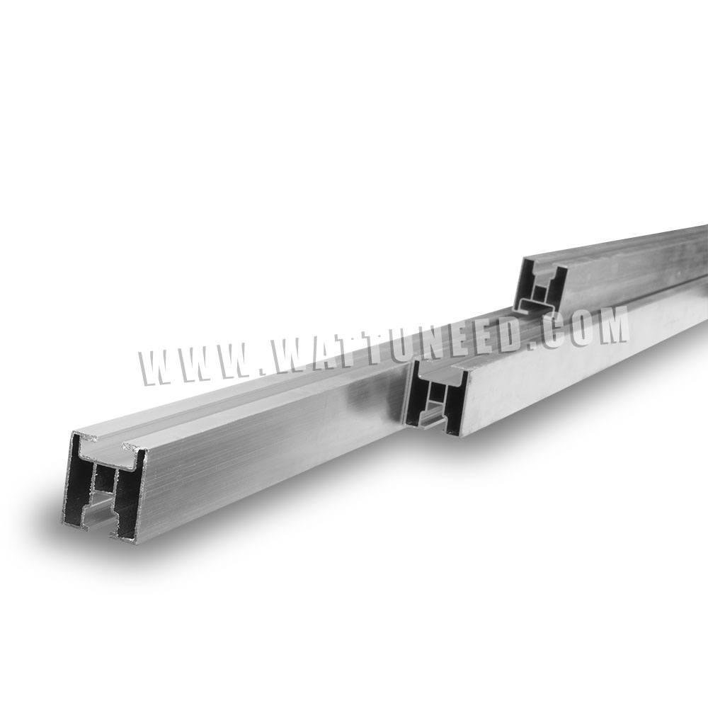 Solar panel mounting rail